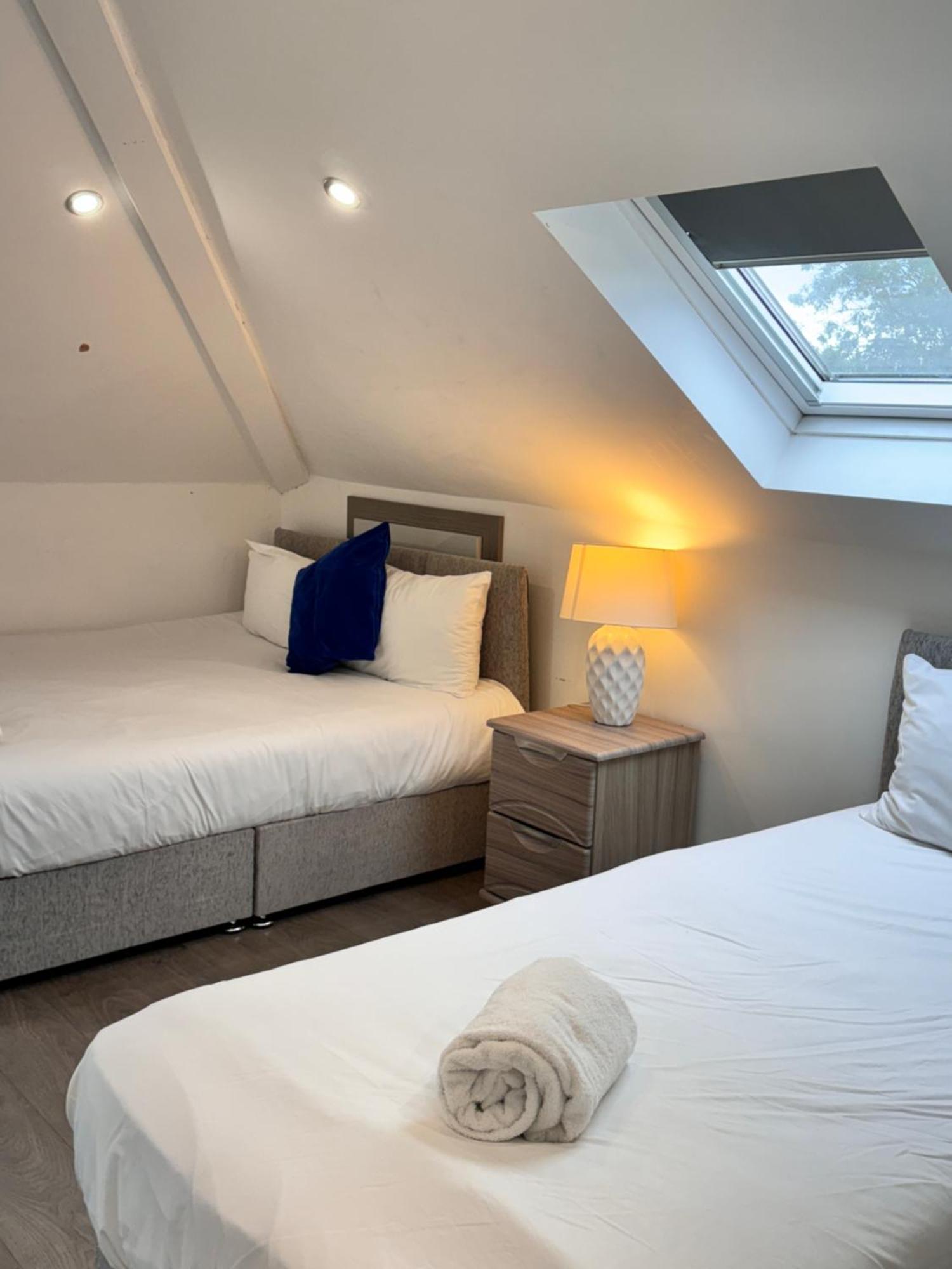 Hatton Apartments Heathrow Airport- Free Parking-Free Underground To And From Heathrow Airport Hatton Cross See Picture-See London Fast Hatton Cross To Central London 30Min 외부 사진
