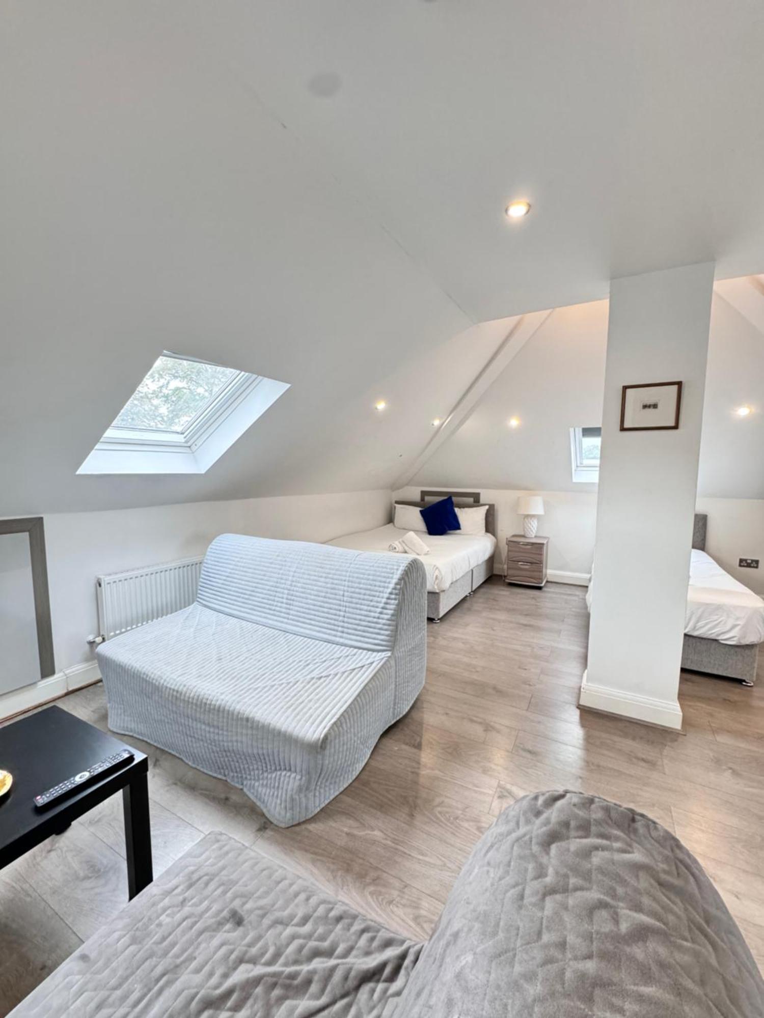 Hatton Apartments Heathrow Airport- Free Parking-Free Underground To And From Heathrow Airport Hatton Cross See Picture-See London Fast Hatton Cross To Central London 30Min 외부 사진