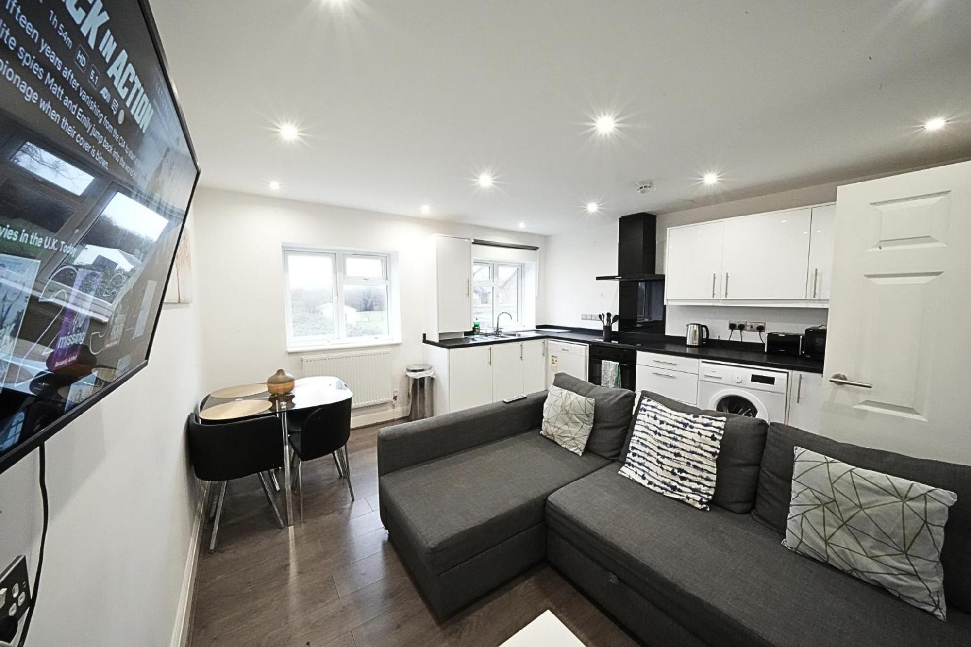 Hatton Apartments Heathrow Airport- Free Parking-Free Underground To And From Heathrow Airport Hatton Cross See Picture-See London Fast Hatton Cross To Central London 30Min 외부 사진