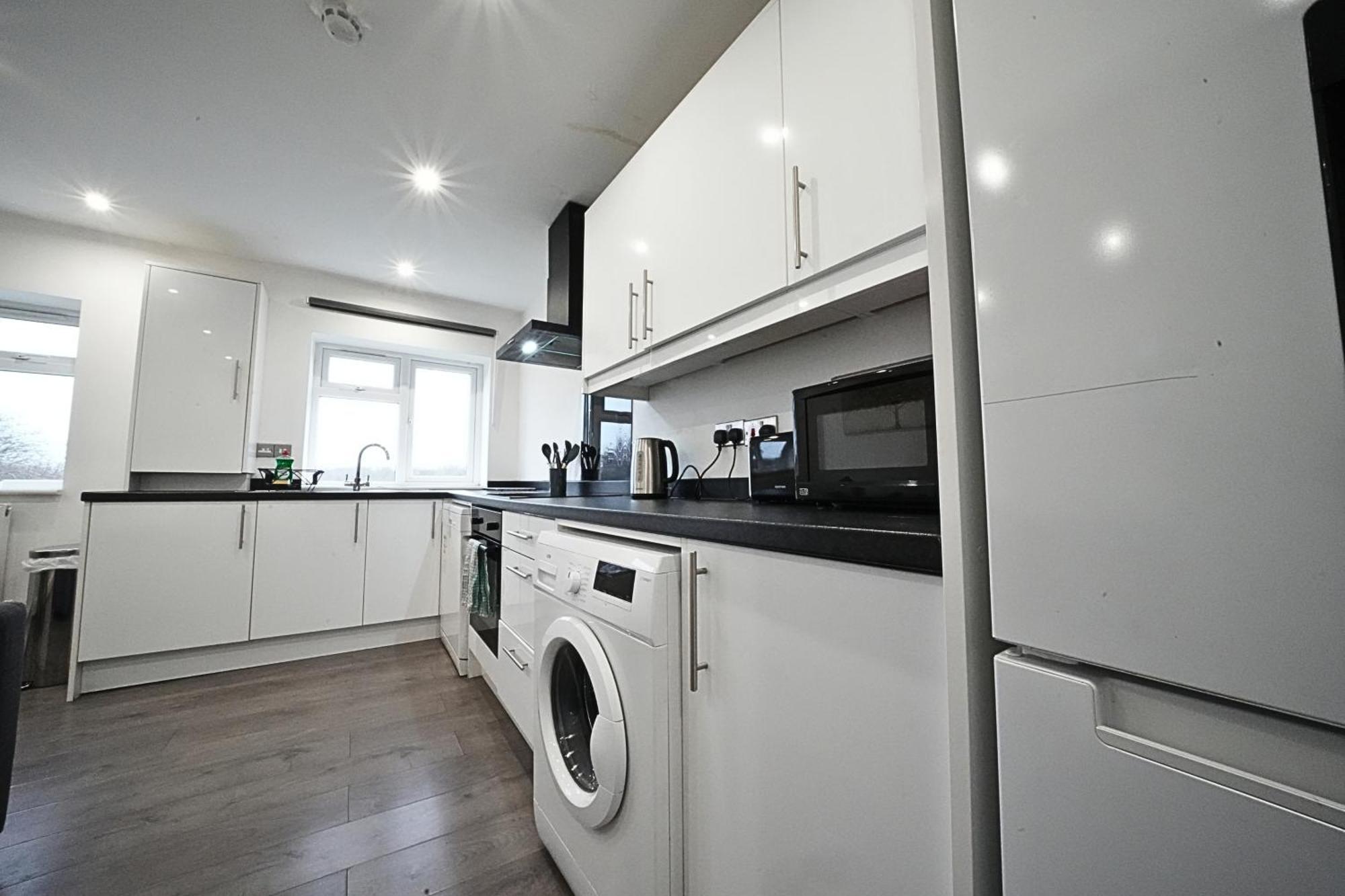 Hatton Apartments Heathrow Airport- Free Parking-Free Underground To And From Heathrow Airport Hatton Cross See Picture-See London Fast Hatton Cross To Central London 30Min 외부 사진