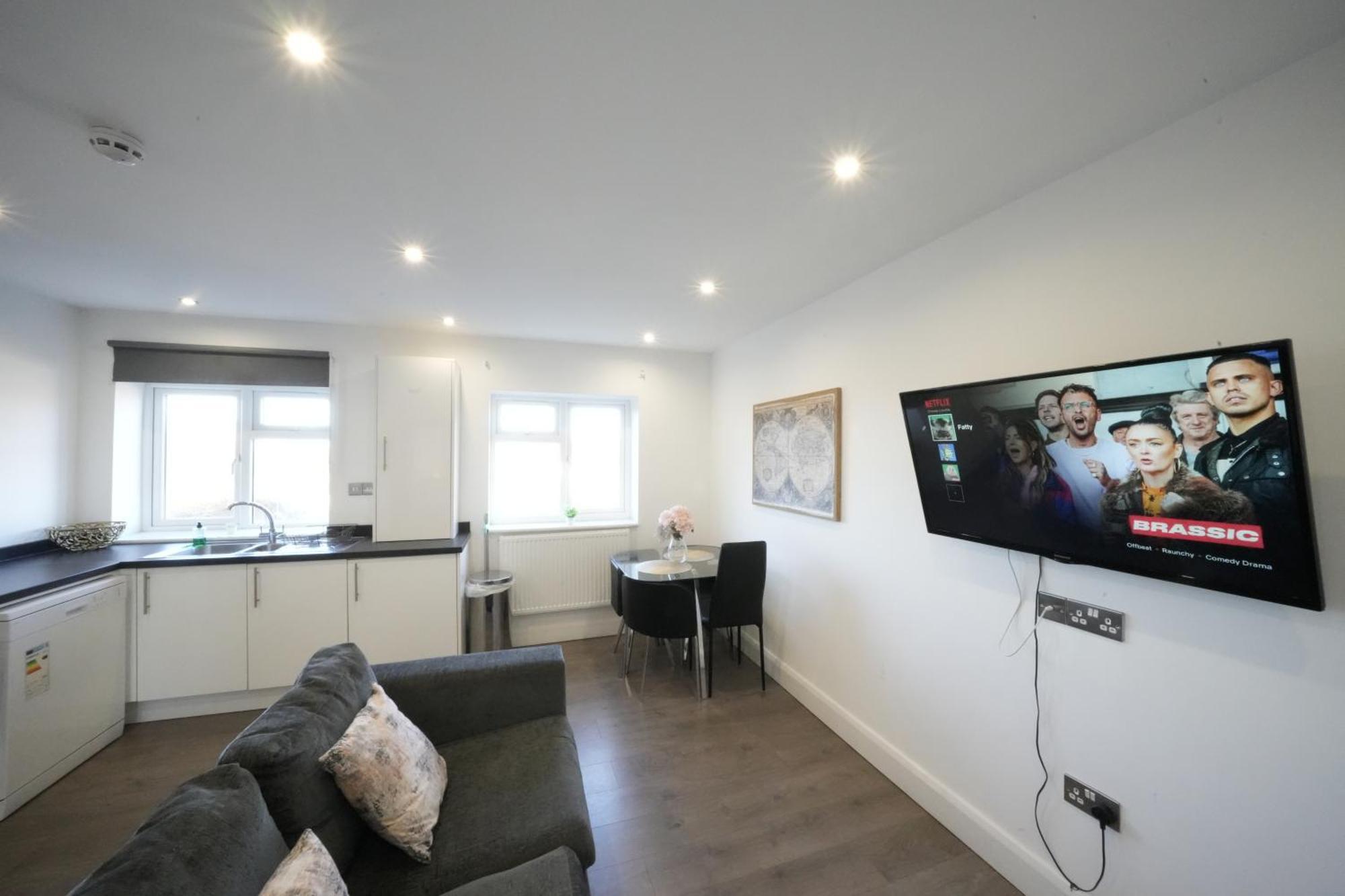 Hatton Apartments Heathrow Airport- Free Parking-Free Underground To And From Heathrow Airport Hatton Cross See Picture-See London Fast Hatton Cross To Central London 30Min 외부 사진