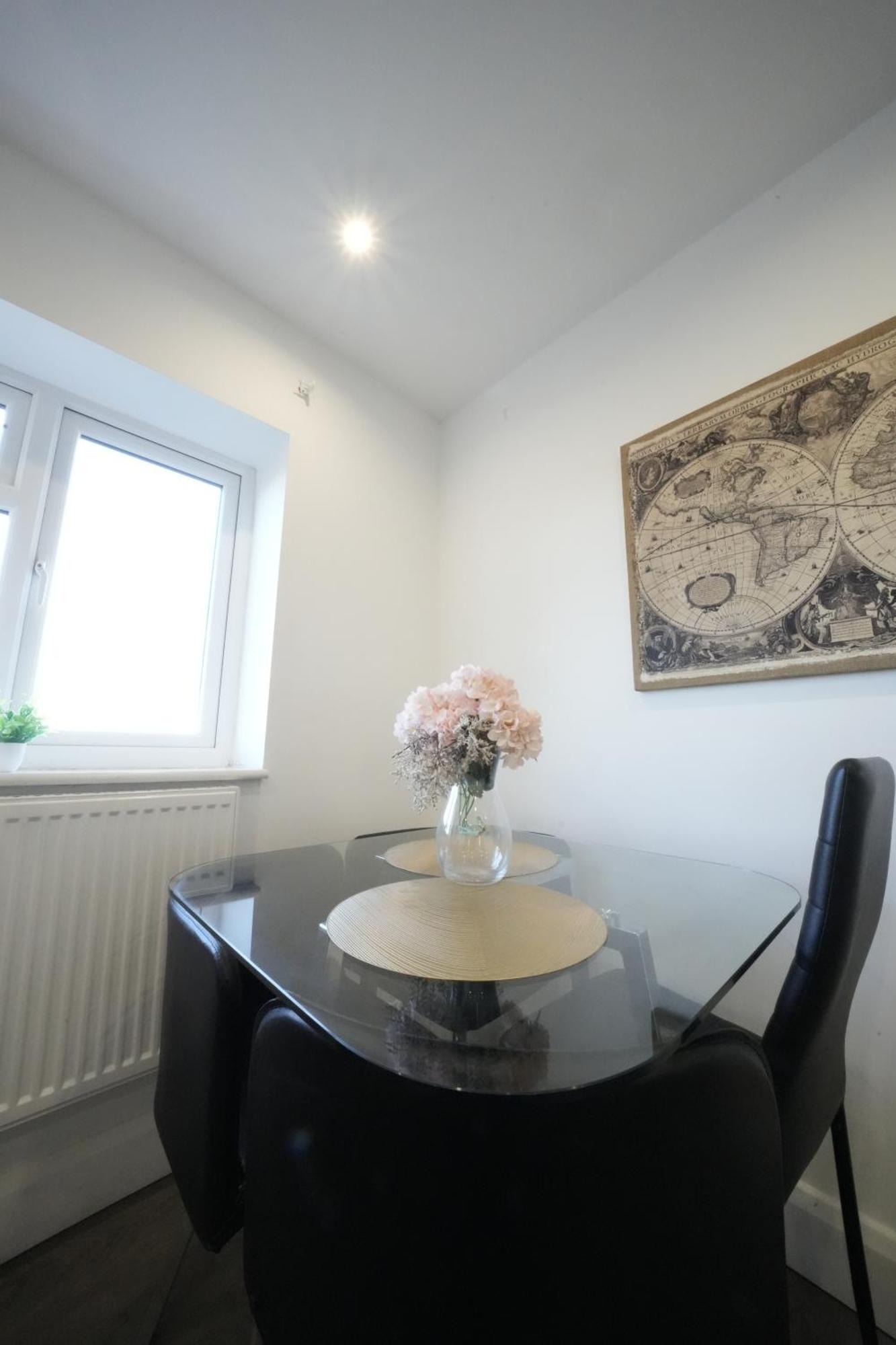Hatton Apartments Heathrow Airport- Free Parking-Free Underground To And From Heathrow Airport Hatton Cross See Picture-See London Fast Hatton Cross To Central London 30Min 외부 사진