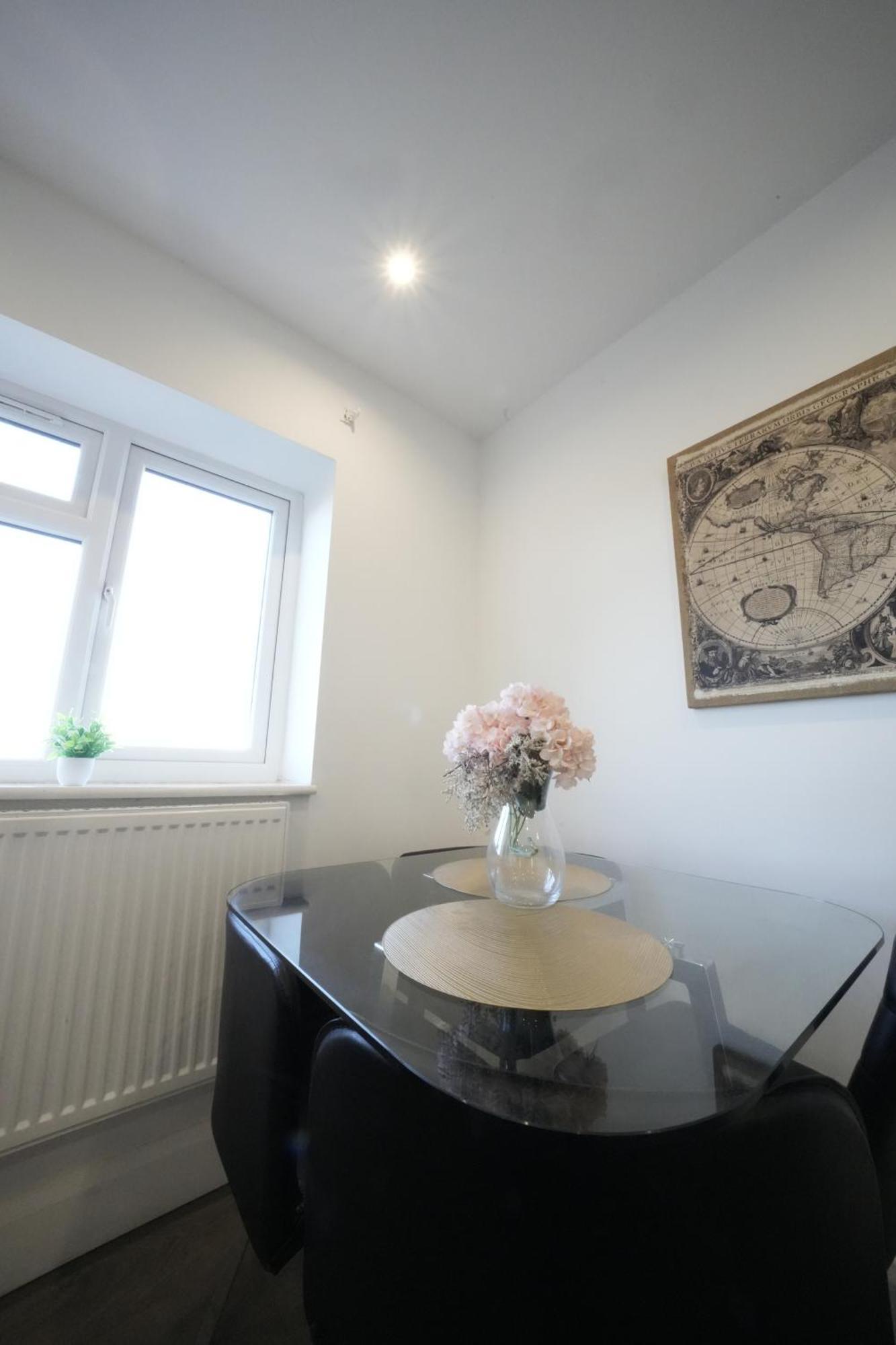 Hatton Apartments Heathrow Airport- Free Parking-Free Underground To And From Heathrow Airport Hatton Cross See Picture-See London Fast Hatton Cross To Central London 30Min 외부 사진