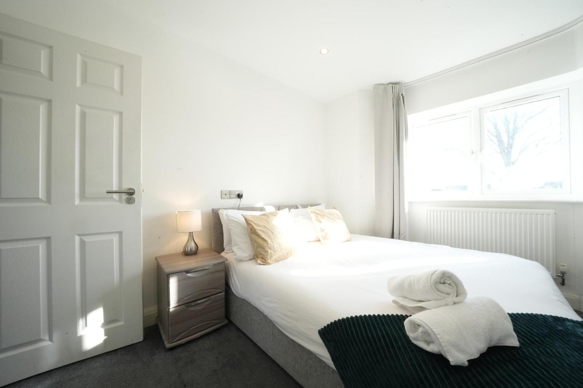 Hatton Apartments Heathrow Airport- Free Parking-Free Underground To And From Heathrow Airport Hatton Cross See Picture-See London Fast Hatton Cross To Central London 30Min 외부 사진