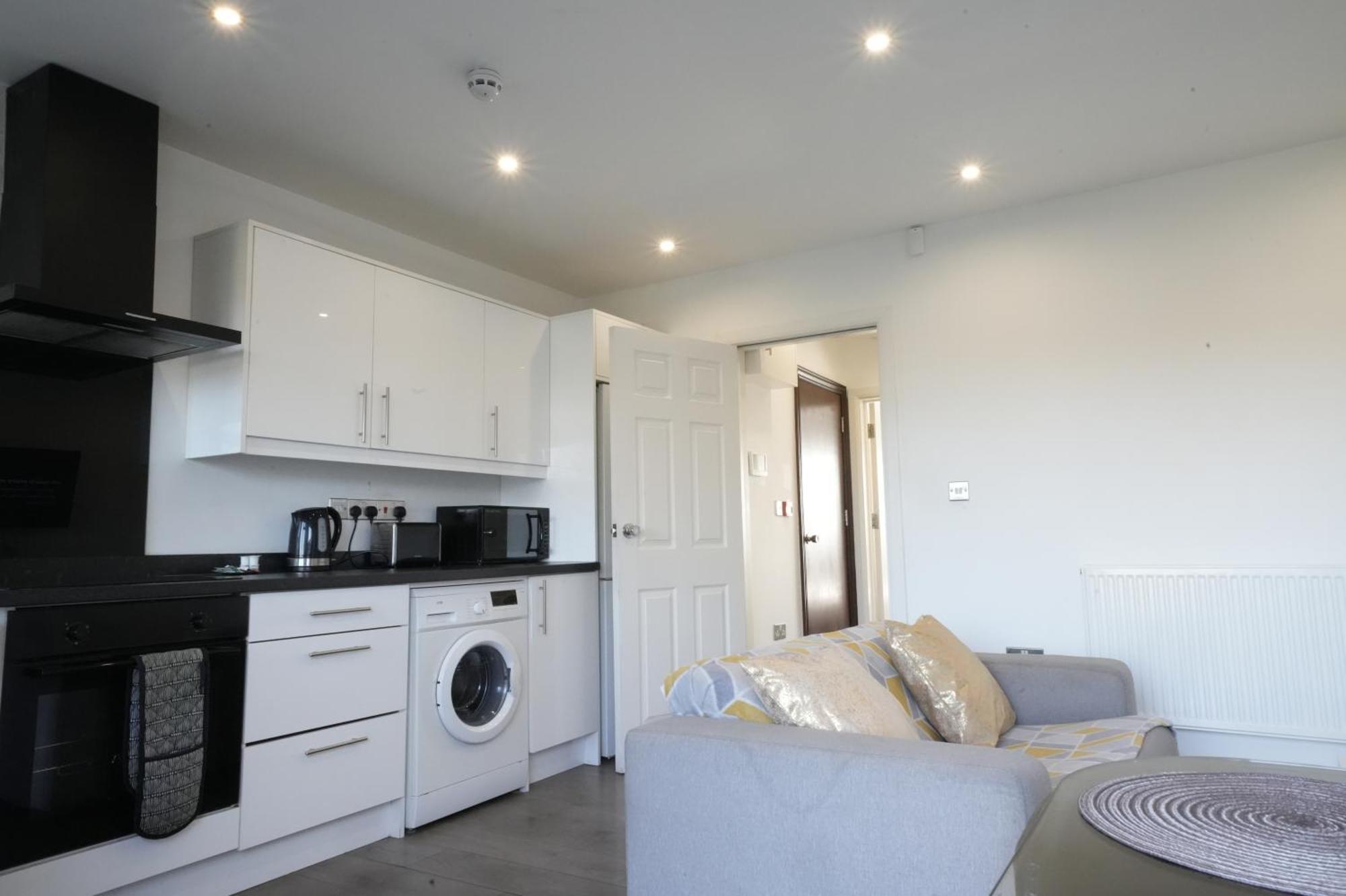 Hatton Apartments Heathrow Airport- Free Parking-Free Underground To And From Heathrow Airport Hatton Cross See Picture-See London Fast Hatton Cross To Central London 30Min 외부 사진