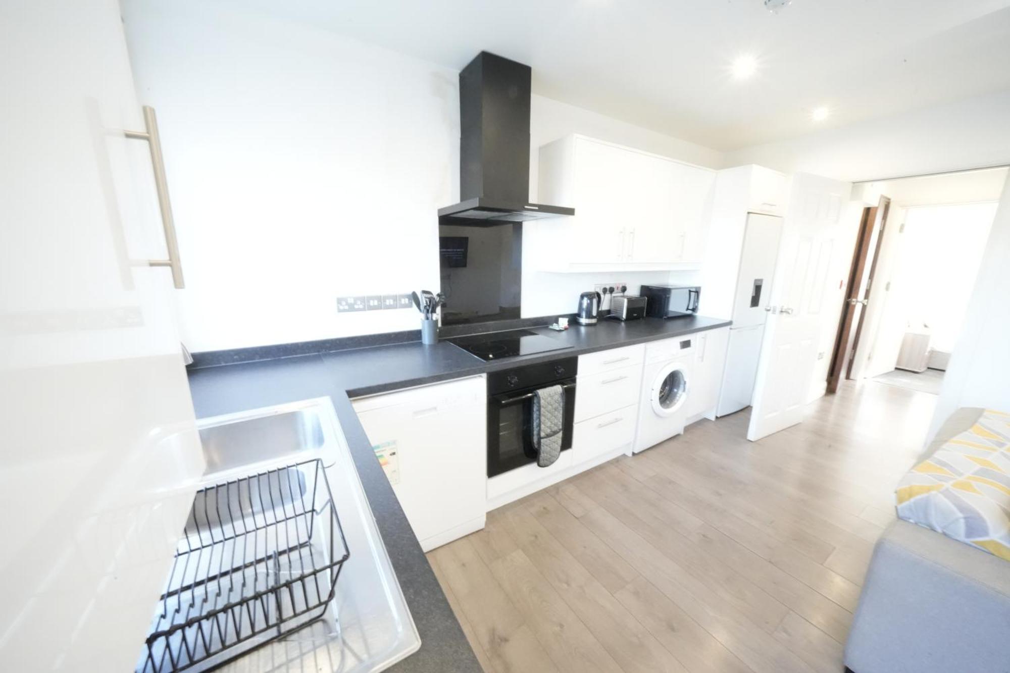 Hatton Apartments Heathrow Airport- Free Parking-Free Underground To And From Heathrow Airport Hatton Cross See Picture-See London Fast Hatton Cross To Central London 30Min 외부 사진