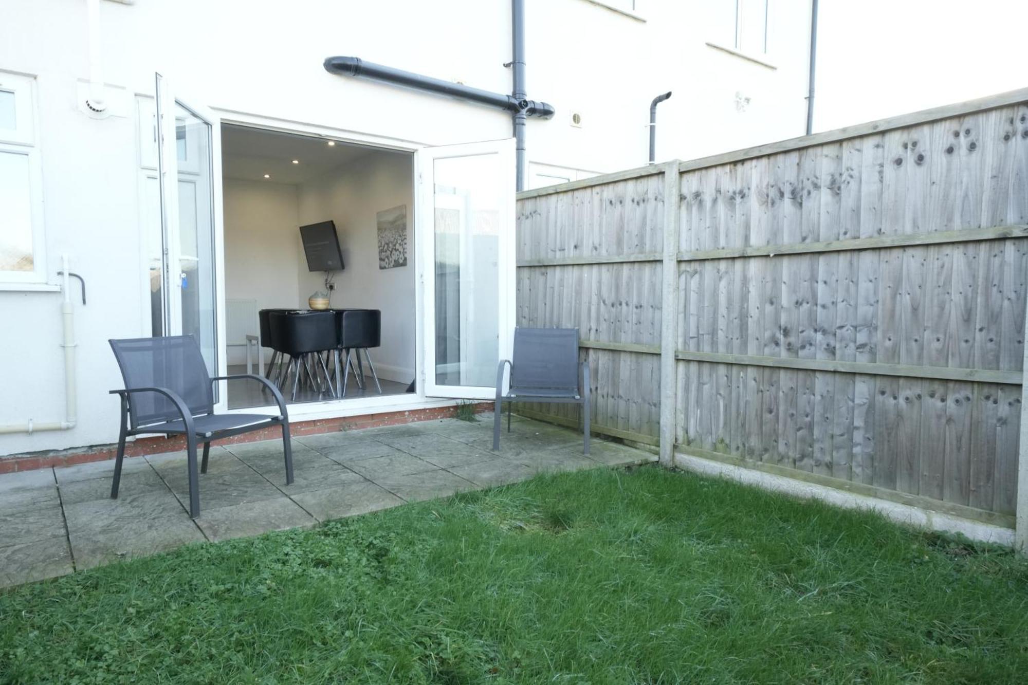 Hatton Apartments Heathrow Airport- Free Parking-Free Underground To And From Heathrow Airport Hatton Cross See Picture-See London Fast Hatton Cross To Central London 30Min 외부 사진