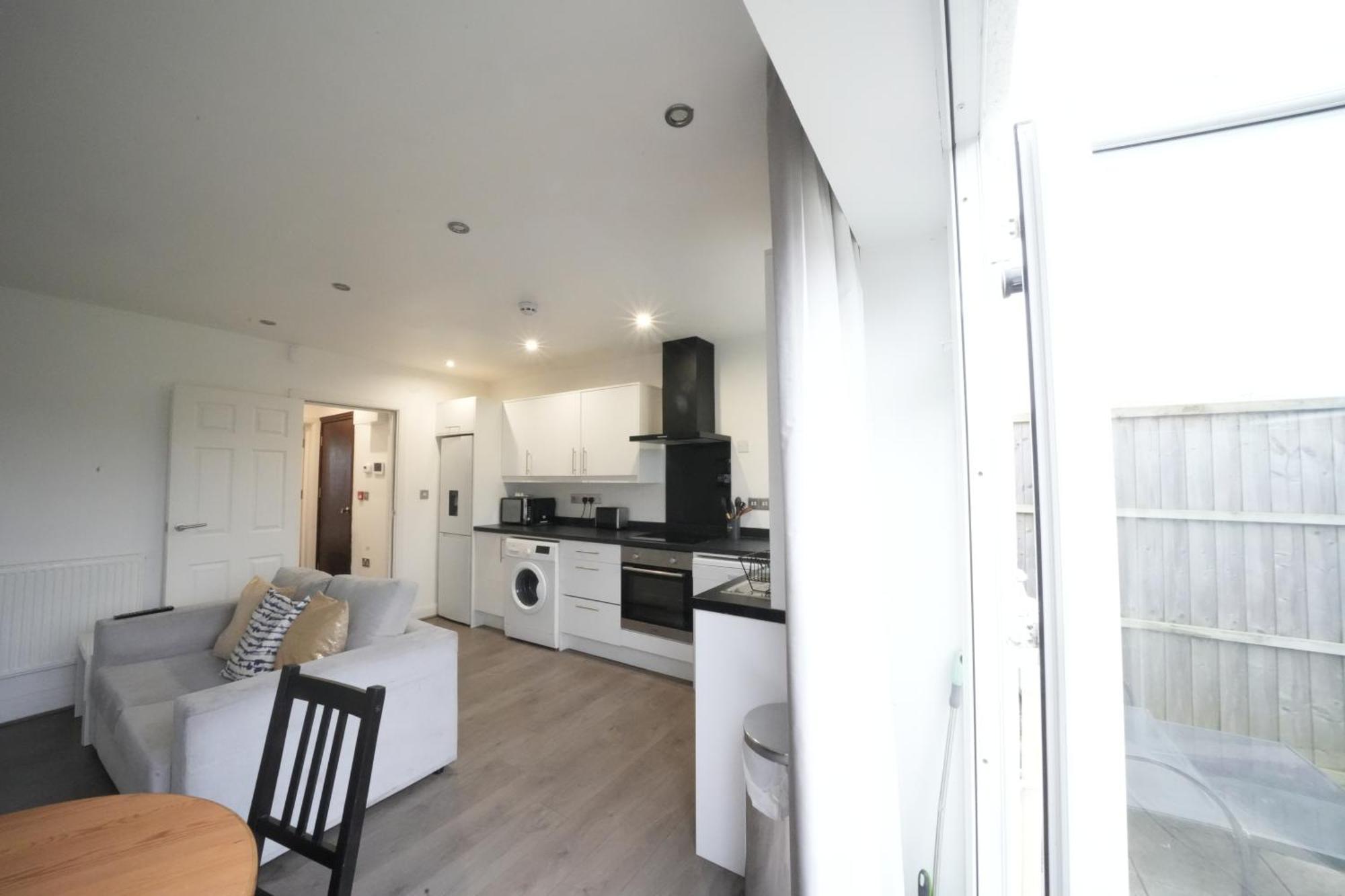 Hatton Apartments Heathrow Airport- Free Parking-Free Underground To And From Heathrow Airport Hatton Cross See Picture-See London Fast Hatton Cross To Central London 30Min 외부 사진